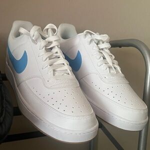 Nike Men's Sneakers in White and Blue
